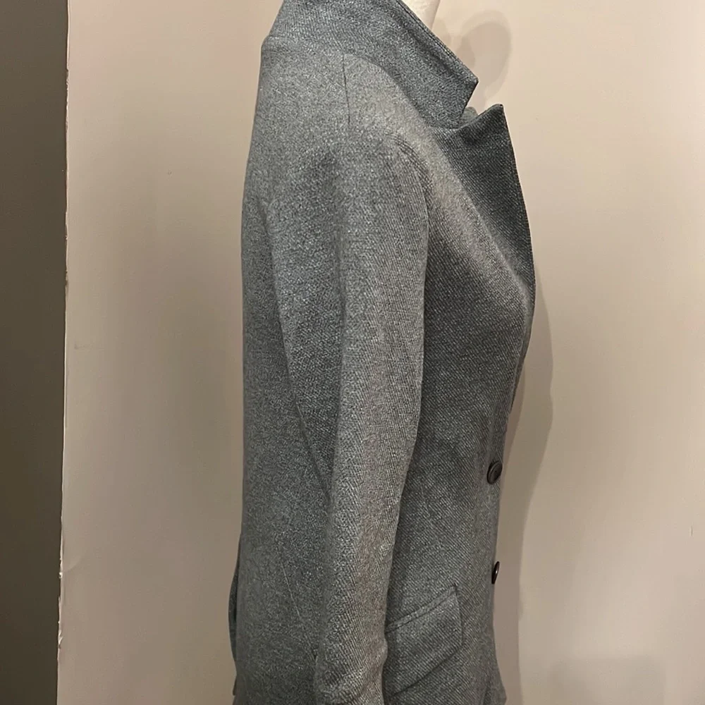 Like new beautiful light Gray blazer. - Picture 6 of 11
